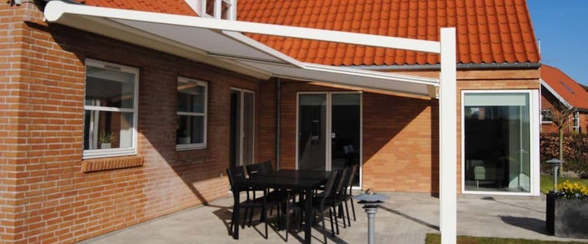 2Lagune-pergola-med-markise-til-terrasse-i-Kolding-Alument5 markise til terrasser